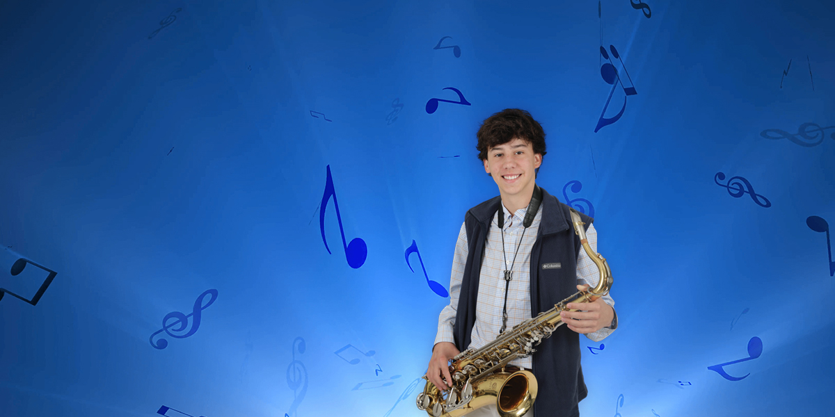 MAX ON THE SAX