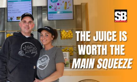 THE JUICE IS WORTH THE MAIN SQUEEZE