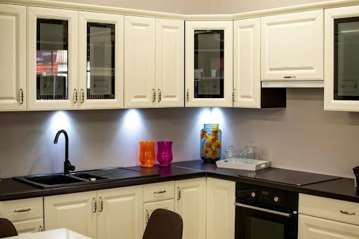 Replace Or Restore: What Should You Do With Your Old Kitchen Cabinets?
