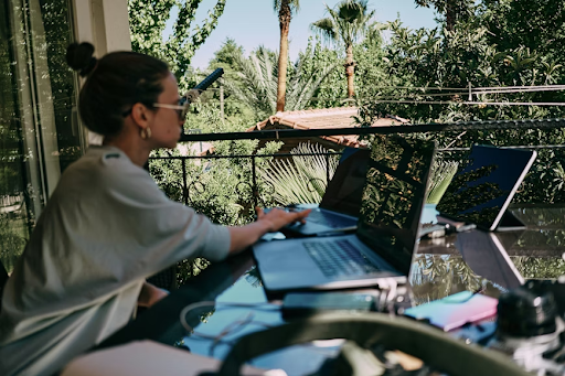 How to Build a Business and Travel the World