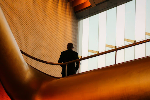 5 Smart Business Management Tips to Grow Your Company (& Challenges You’ll Face)