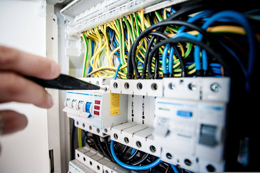 When Do You Need a 24-Hour Electrician?