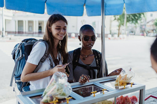 A Simple Guide to Enjoying Local Food While You Travel
