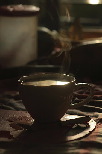 What Should You Be Drinking First Thing In The Morning?