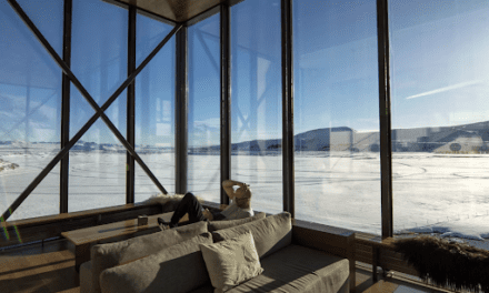 Elevate Your Home’s Aesthetic with Modern Glass Features