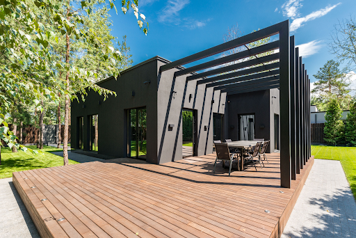 Designing a Deck That Fits Your Home and Lifestyle